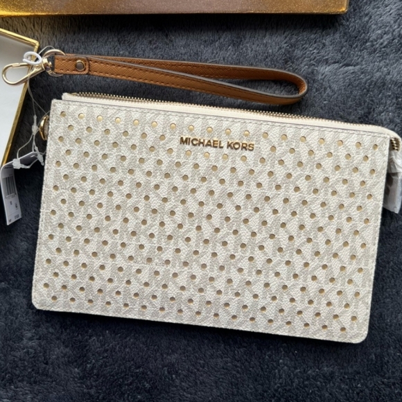 NWT Michael Kors Wristlet Vanilla Gold Gusset - Picture 2 of 7